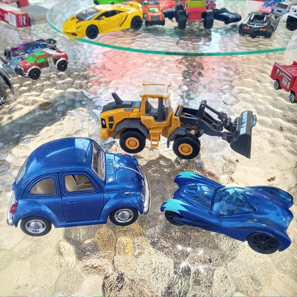 Toy Bundle Volvo Loader New Ray, Catboy Conner Car, Kinsfun Pullback Beetle - Picture 4 of 8